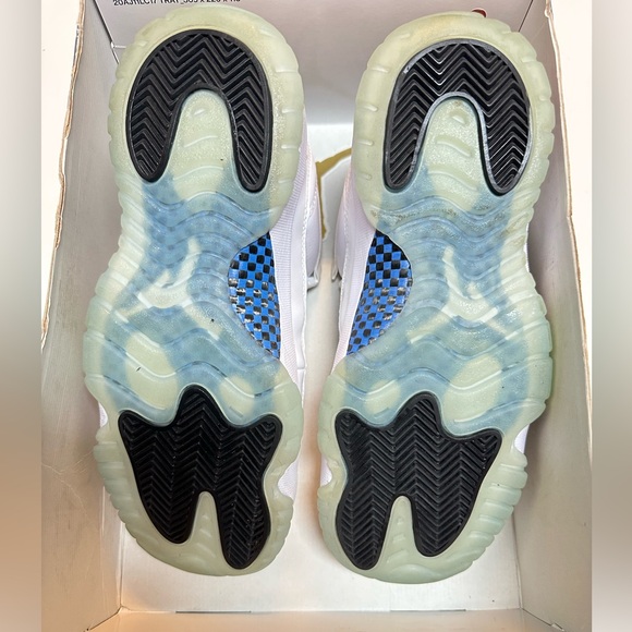 Air Jordan XI Legend Blue in White & Blue, Youth 6 - Picture 8 of 10